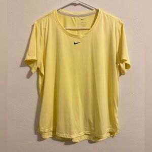 EUC Women’s Nike Dri-fit athletic shirt size Large